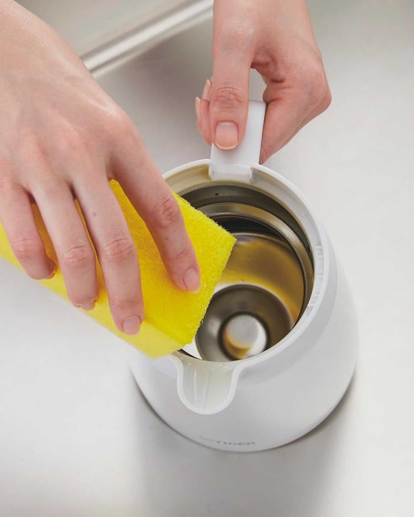 إبريق تايجر اليدوي المصنوع من الفولاذ المقاوم للصدأ، سعة 1.2 لتر، PWO-A120W