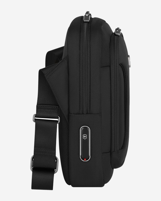 حقيبة كروس فيكتورينوكس ويركس ترافيلر 7.0 باللون الأسود