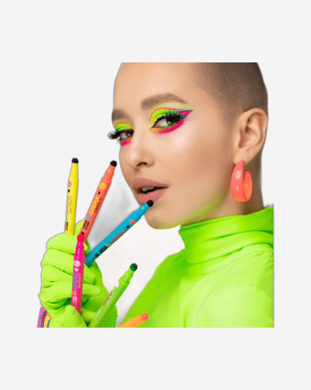 قلم تحديد عيون مزدوج الطرف من 7DAYS CUTE بختم على شكل قلب - محدد عيون سائل أسود مقاوم للماء