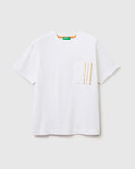 تي شيرت بجيب مخطط