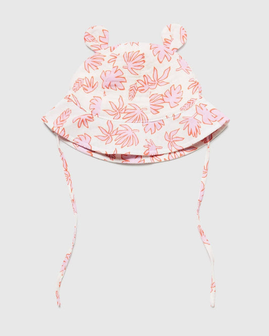 قبعة مع آذان