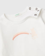 تي شيرت بأكمام طويلة مصنوع من القطن العضوي بنسبة 100%