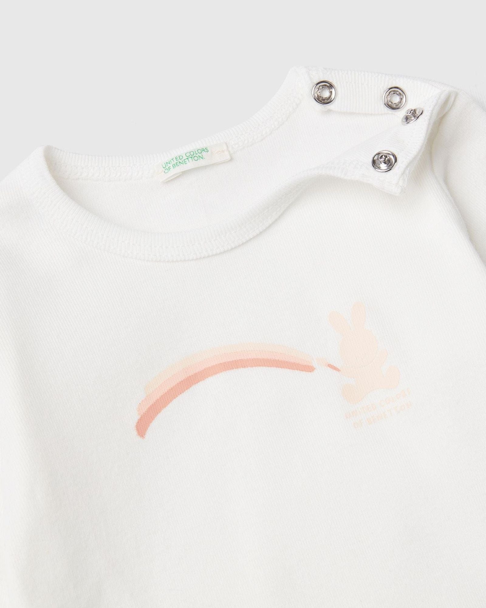 تي شيرت بأكمام طويلة مصنوع من القطن العضوي بنسبة 100%