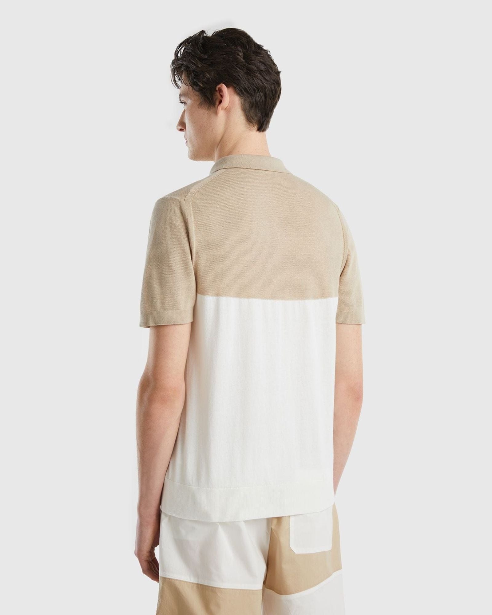 قميص بولو محبوك بألوان متعددة