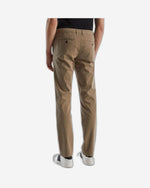 بنطال تشينو ضيق