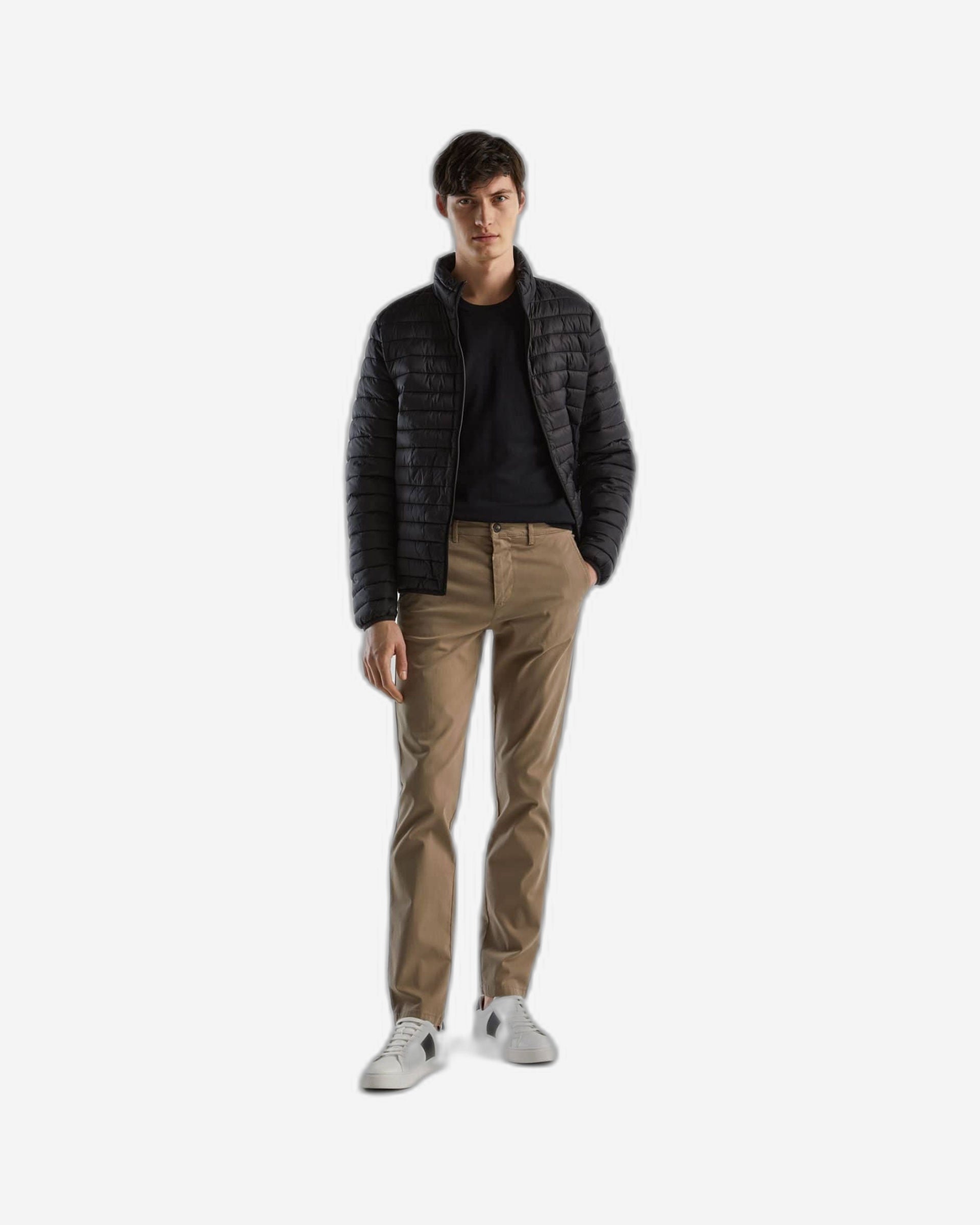 بنطال تشينو ضيق