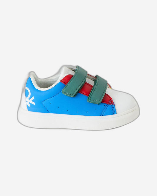 حذاء رياضي منخفض الرقبة برباط وأشرطة