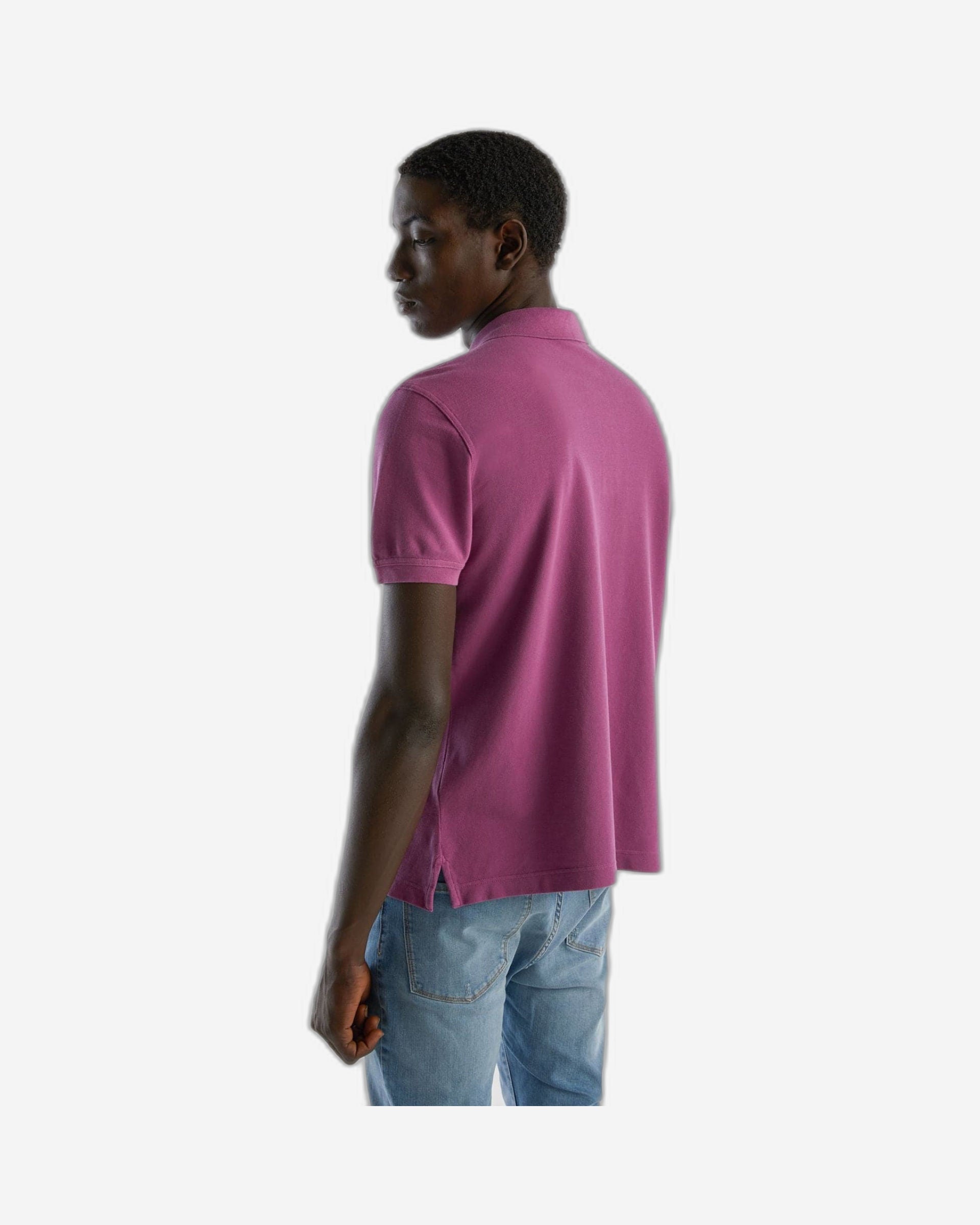 قميص بولو بأكمام قصيرة مصنوع من القطن بنسبة 100%