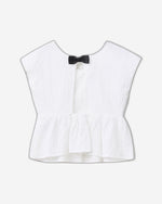 بلوزة مع فيونكة في الخلف