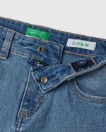 بنطال جينز ضيق "إيكو ريسايكل"