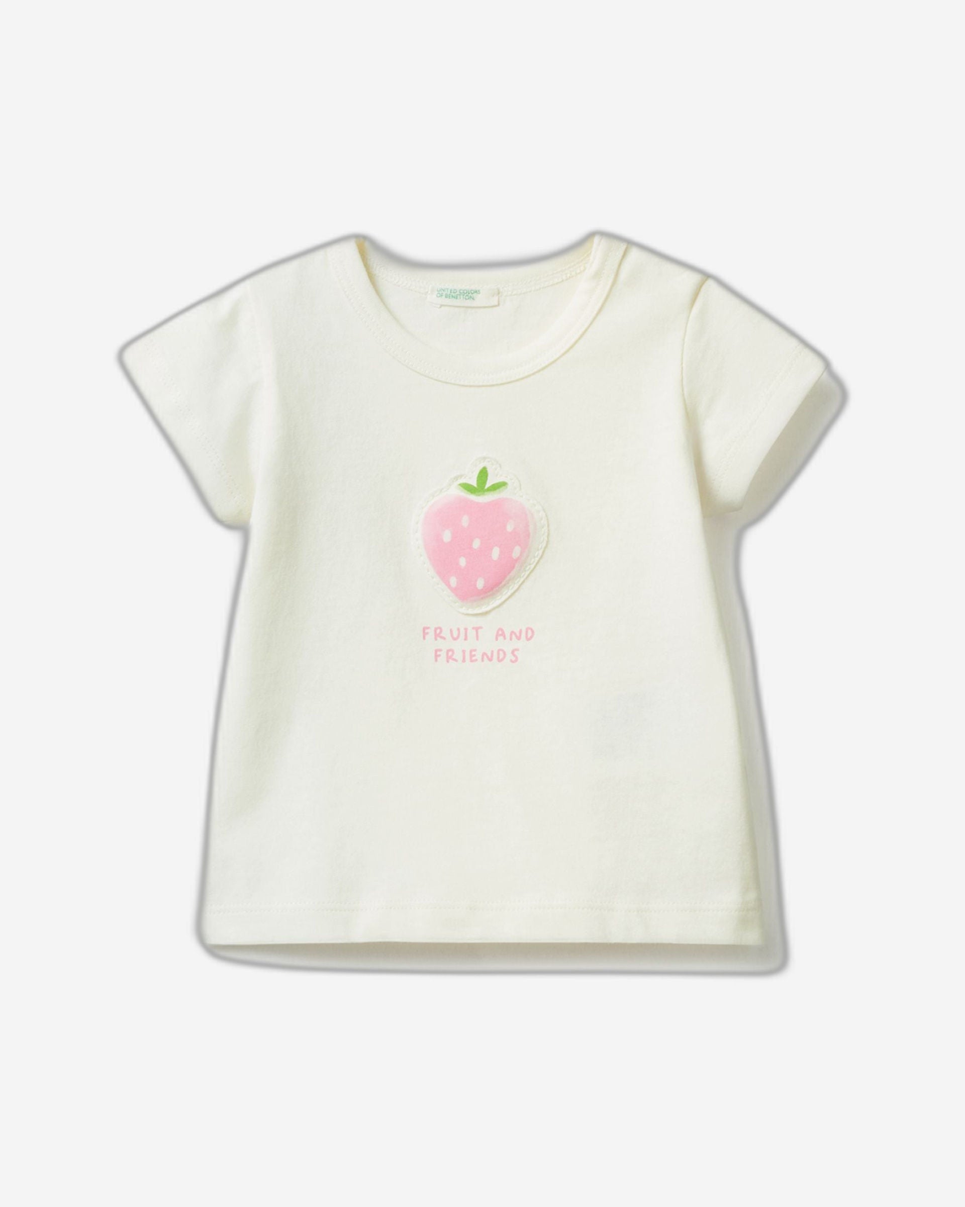 تي شيرت مع رقعة وطباعة