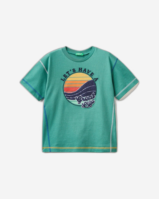 تي شيرت مطبوع ومطرز