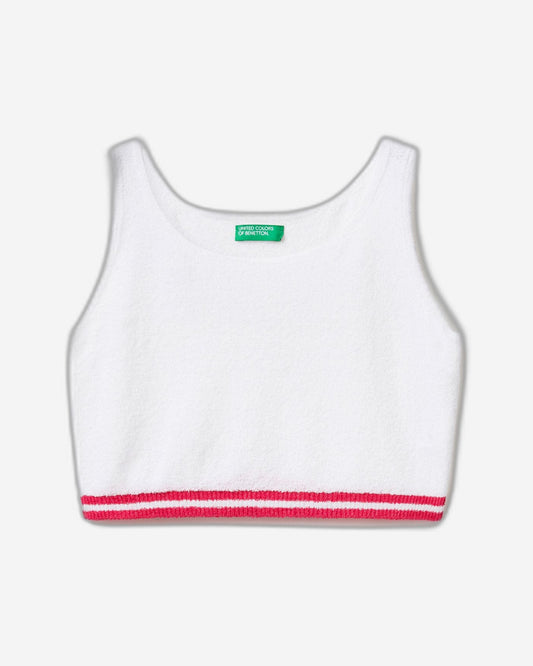 بلوزة قصيرة من خيوط البوكل