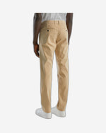 بنطال تشينو ضيق