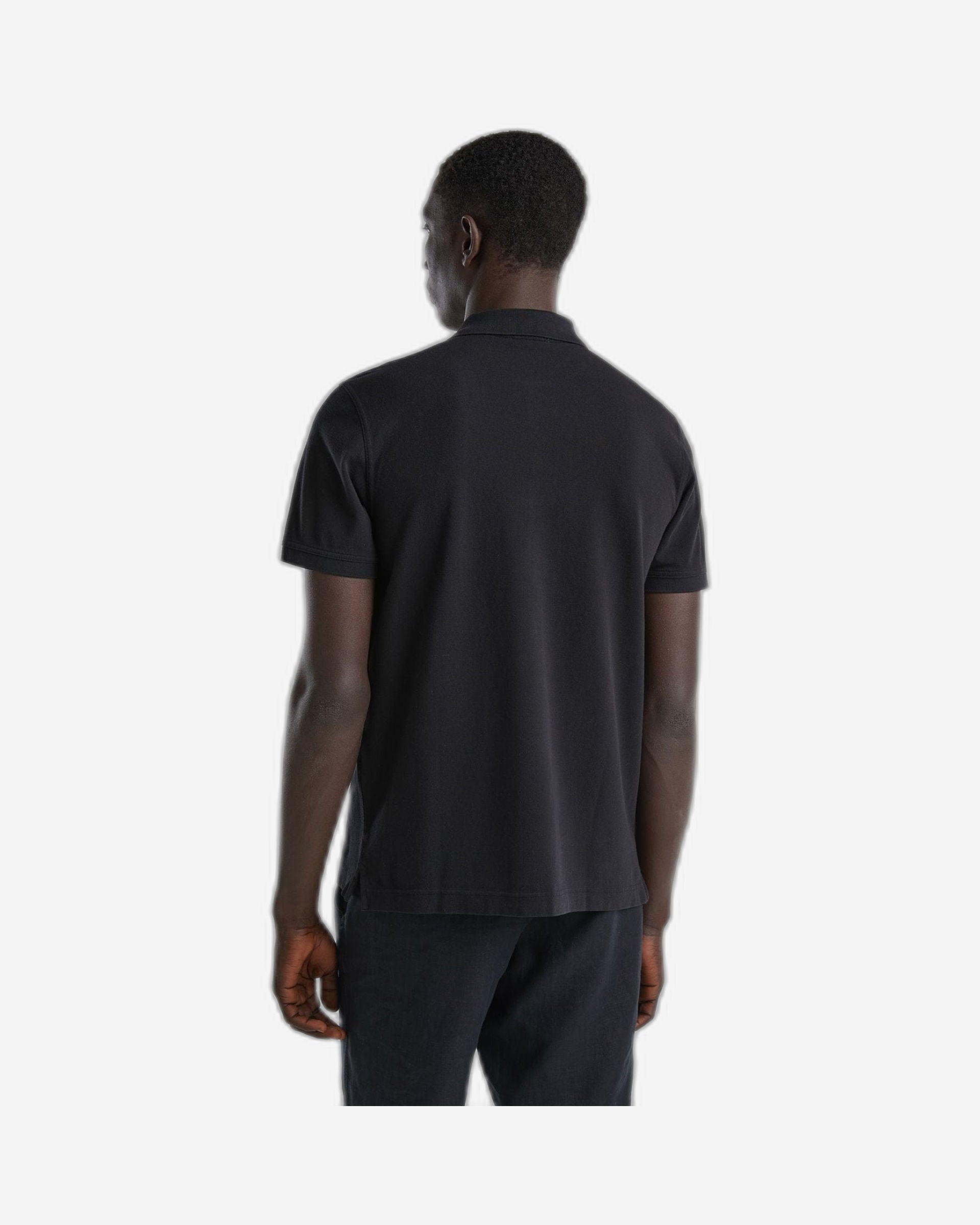 قميص بولو بأكمام قصيرة مصنوع من القطن بنسبة 100%