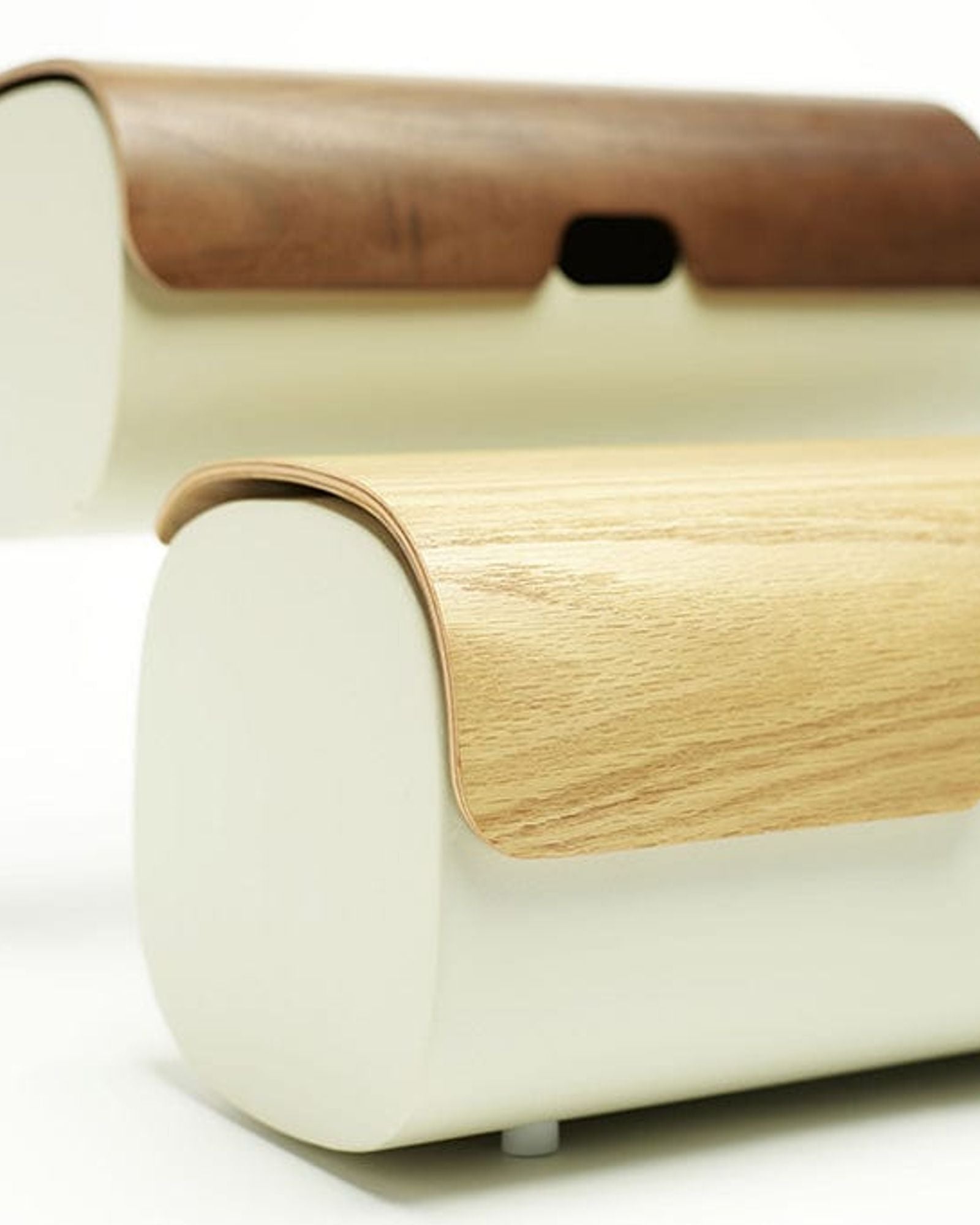 صندوق خبز معدني كليبانو من ليجنو آرت بغطاء من خشب البلوط المنحني BB-90K