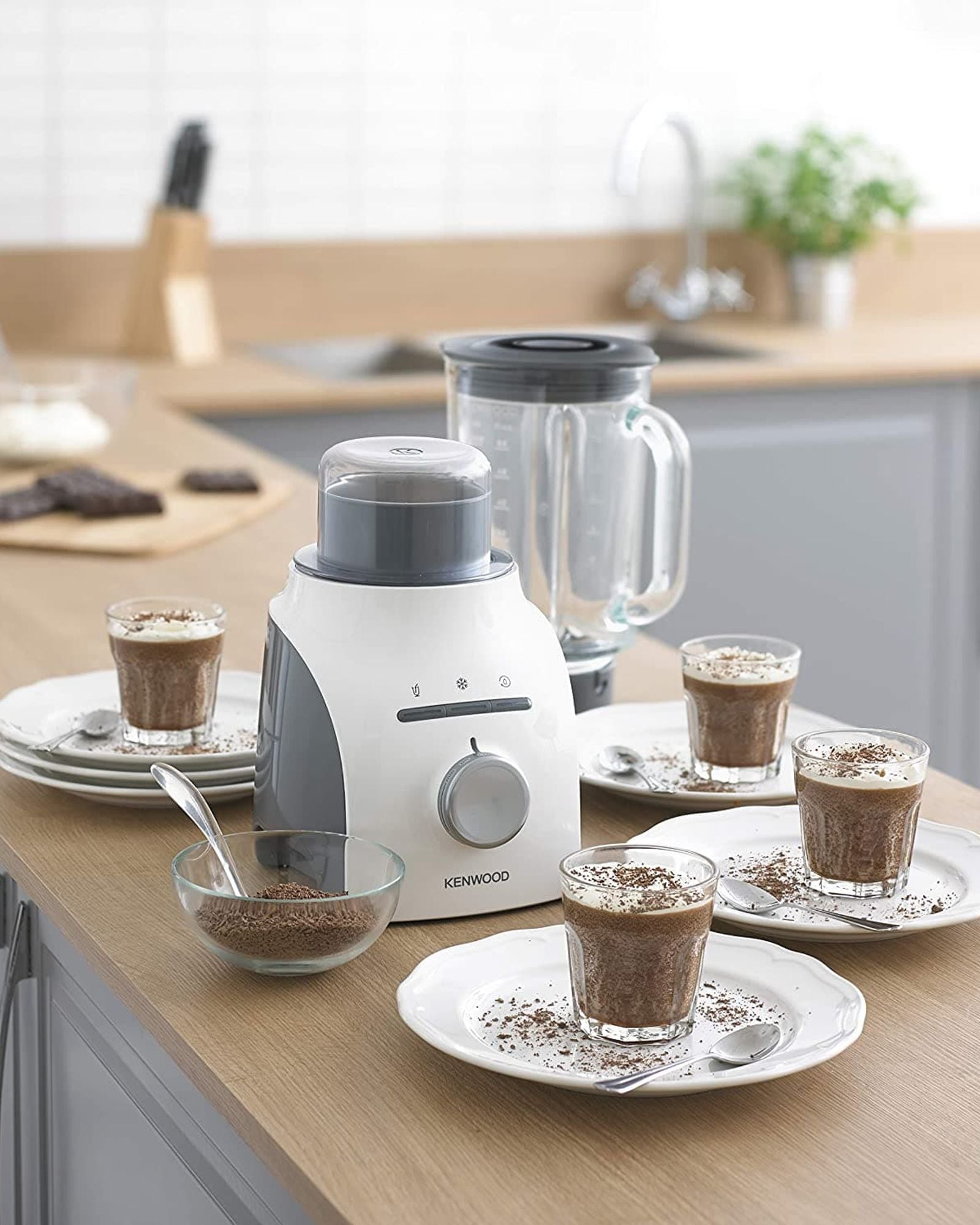 خلاط كينوود مع مطحنة