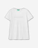 تي شيرت مصنوع من القطن بنسبة 100% مع شعار مطبوع لامع