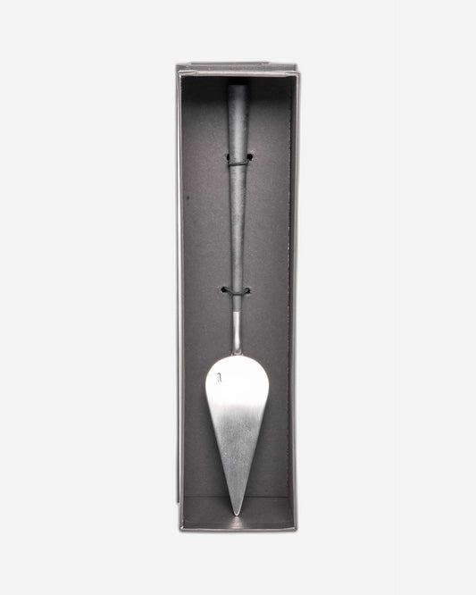 قالب كيك بيلو إينوكس نيو أسود مع فضي مصقول - علبة هدايا