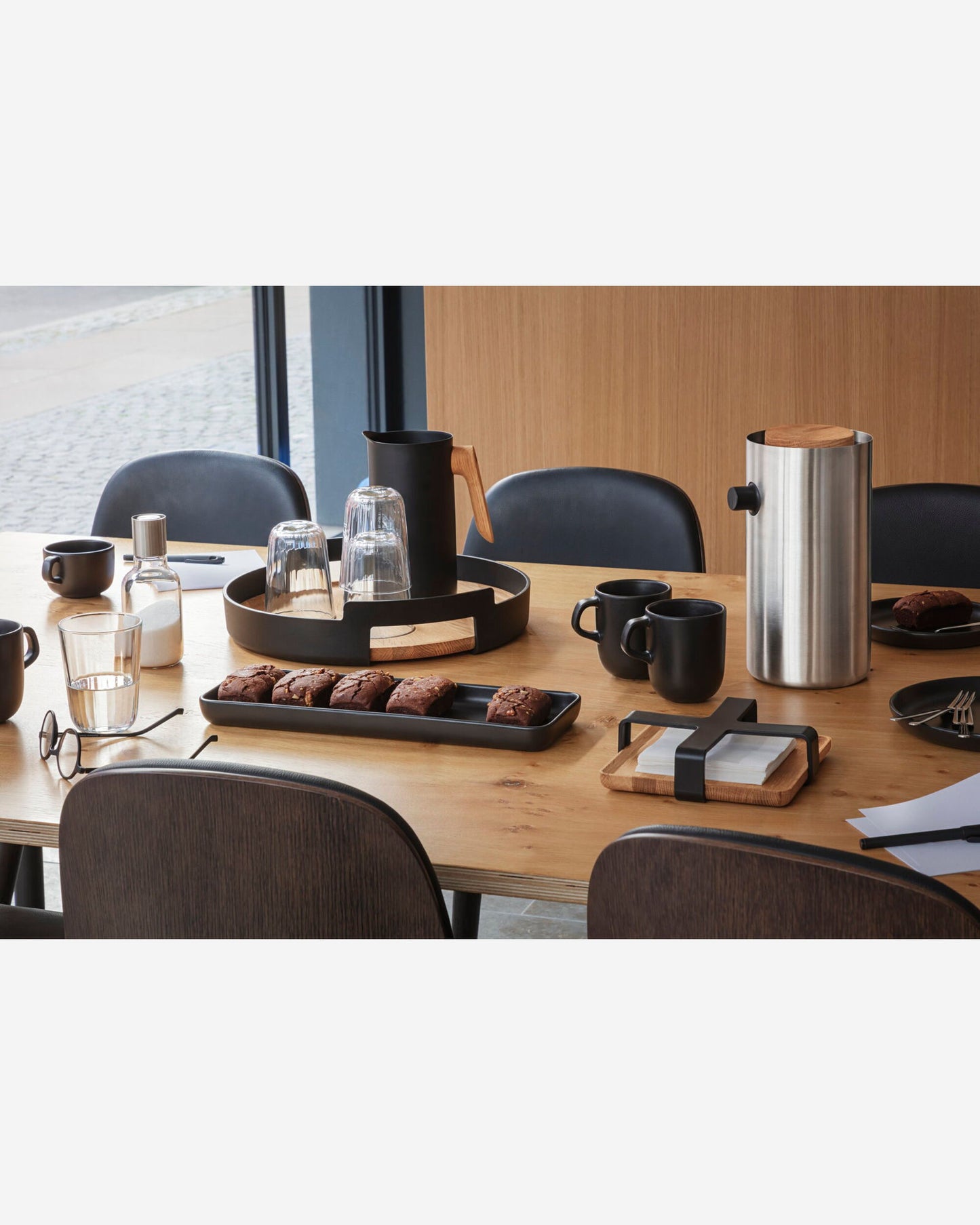 إبريق إيفا سولو 502903 نورديك كيتشن بمضخة شفط، سعة 1.8 لتر، مصنوع من الفولاذ المقاوم للصدأ