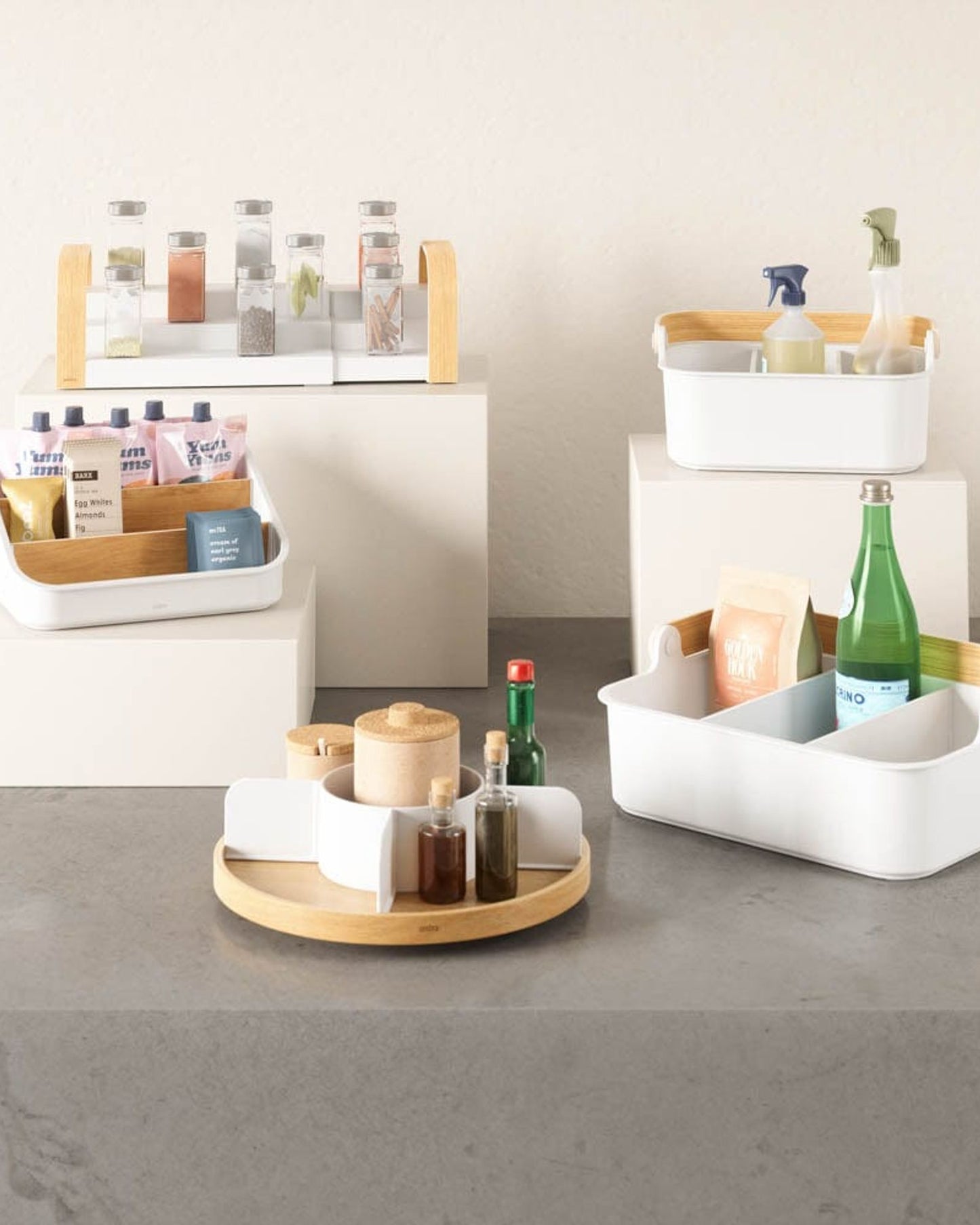 رف توابل أومبرا بيلوود بثلاث طبقات، لون أبيض/طبيعي