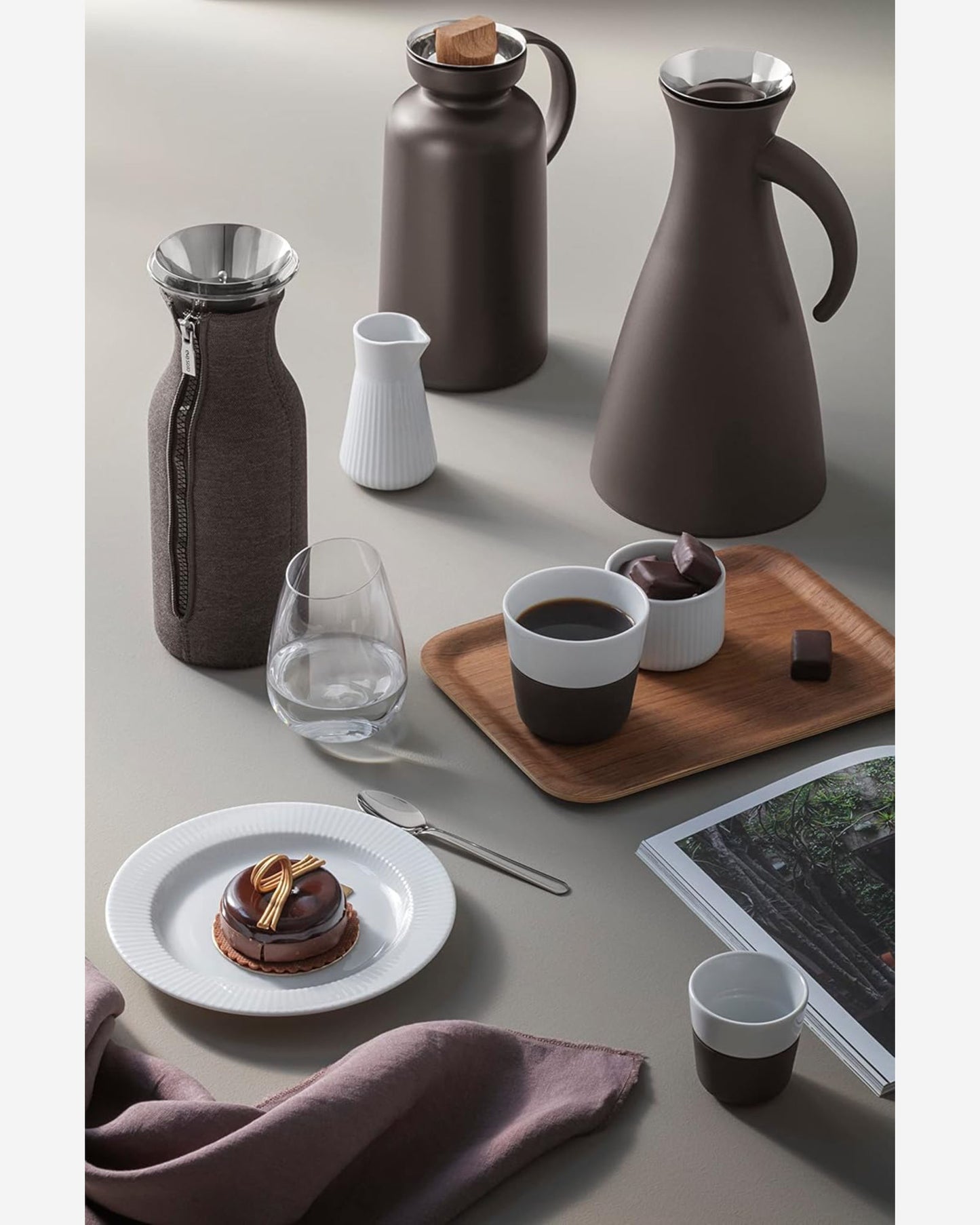 إبريق إيفا سولو 502876 سيلويت بتفريغ الهواء، سعة 1 لتر، لون شوكولاتة