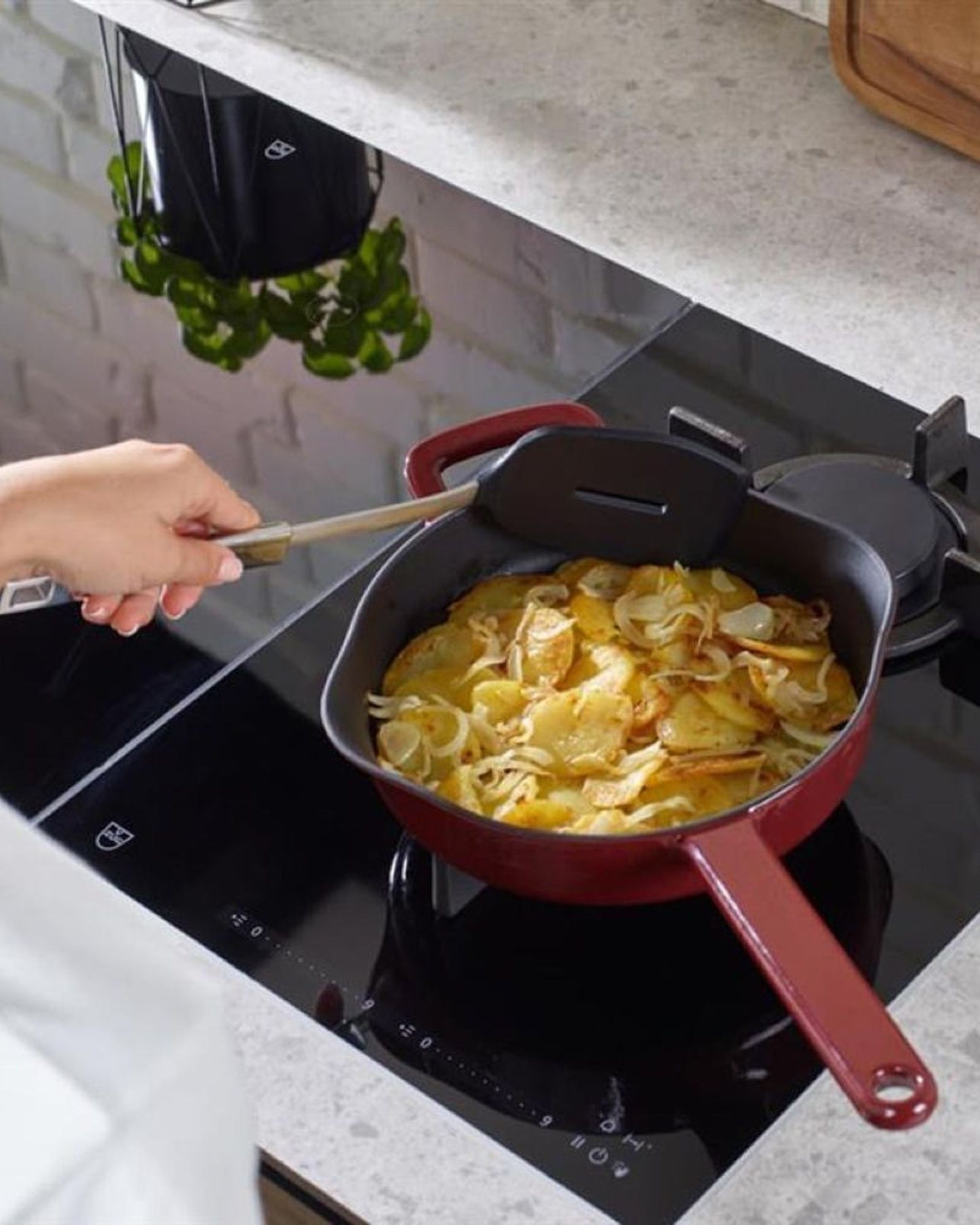 مقلاة فيسلر ماك من الحديد الزهر الأحمر الدائرية سعة 1.9 لتر - 064-310-24-100/0