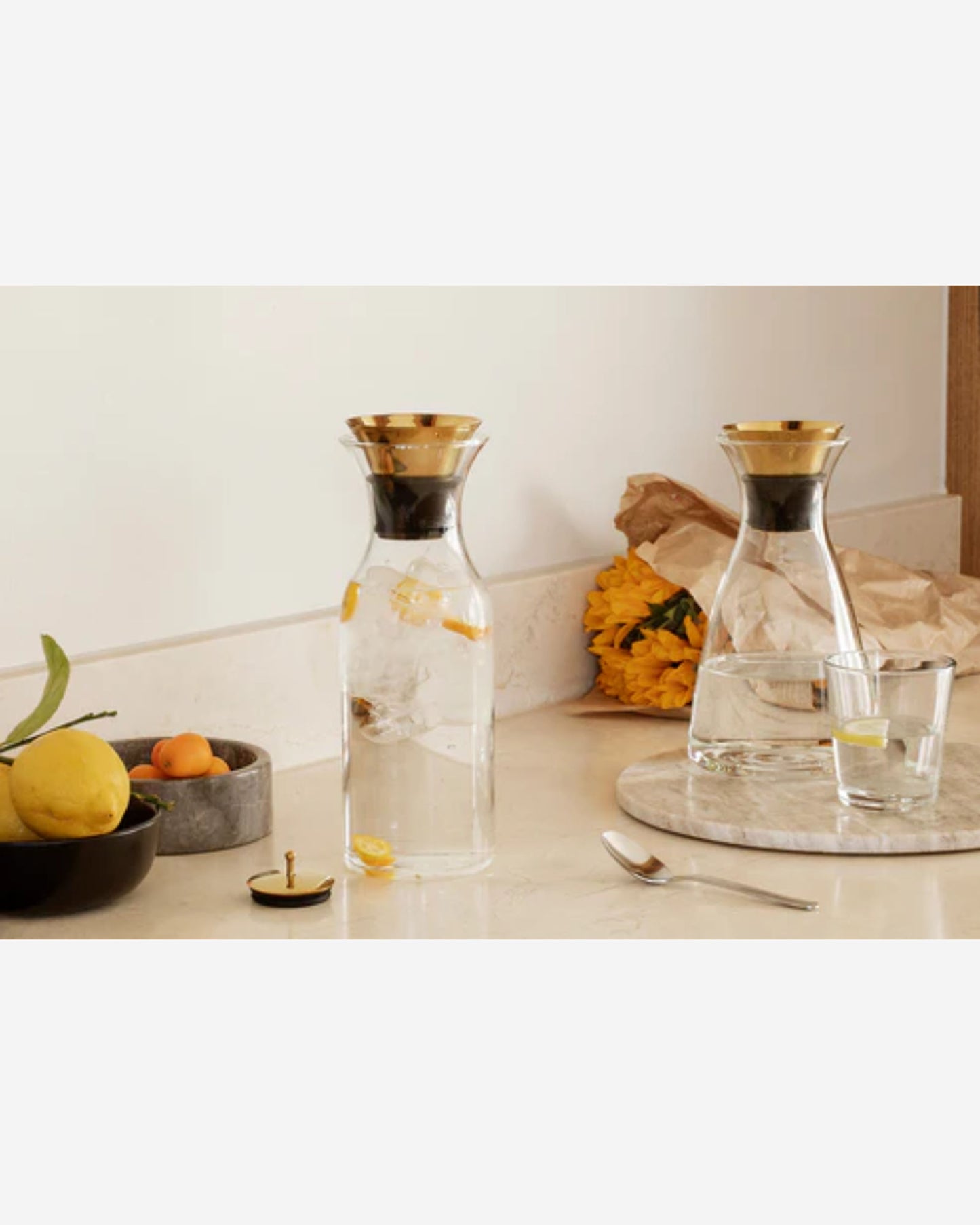 إبريق ثلاجة إيفا سولو 568054 سعة 1 لتر بغطاء قلاب من النحاس