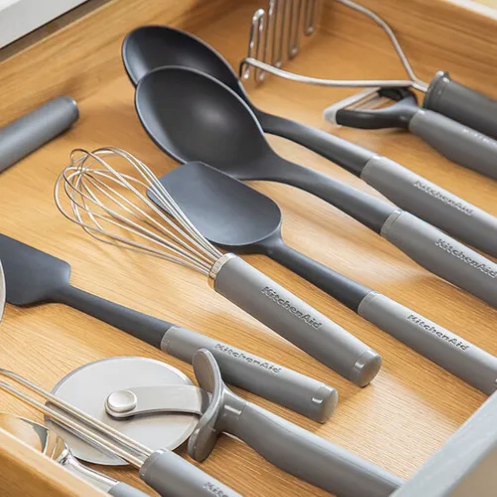 خفاقة كيتشن إيد كور يوتيليتي باللون الرمادي الفحمي