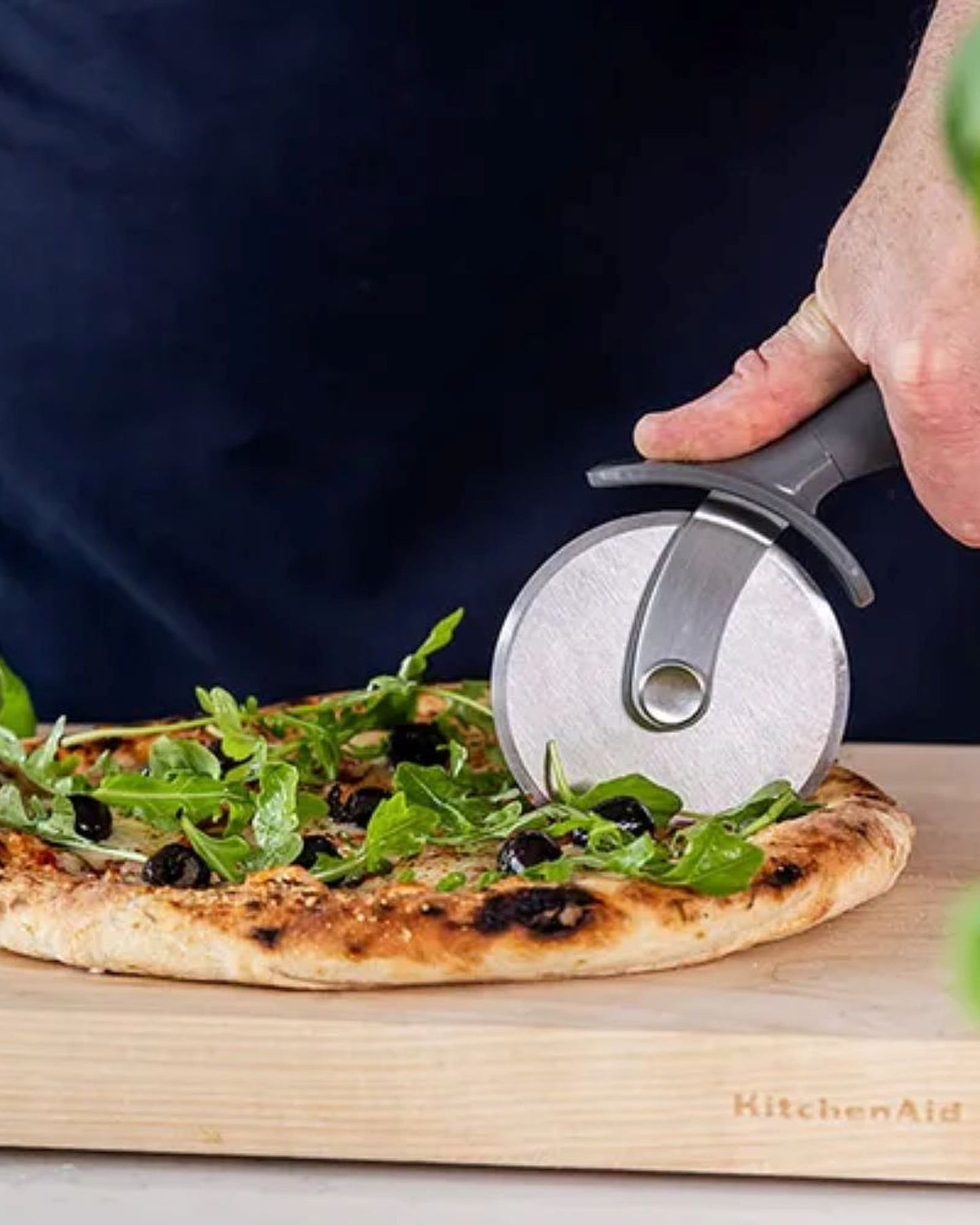 عجلة بيتزا كيتشن إيد كور باللون الرمادي الفحمي