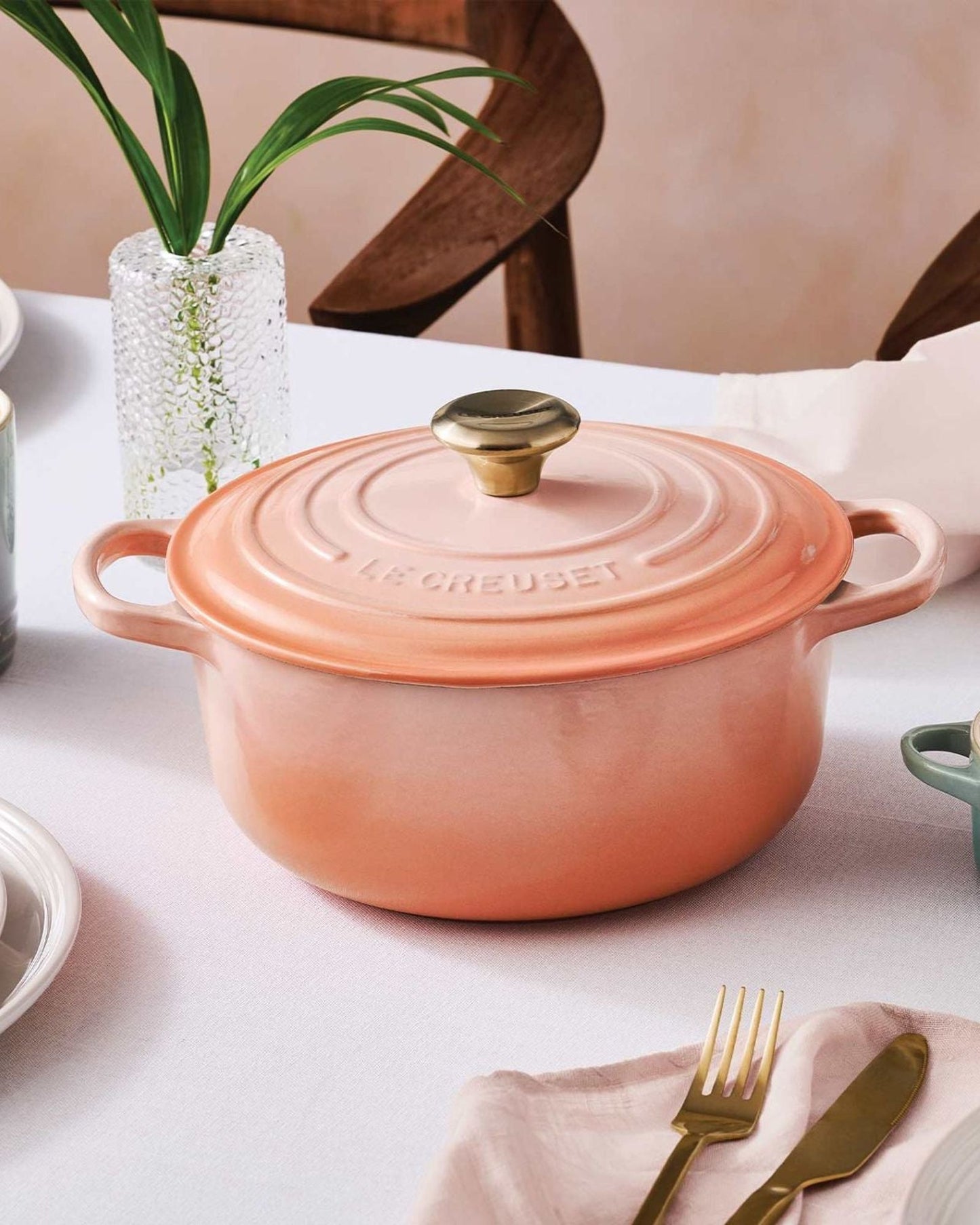 Le Creuset Round French Oven Pêche 24Cm Light Gold Knob