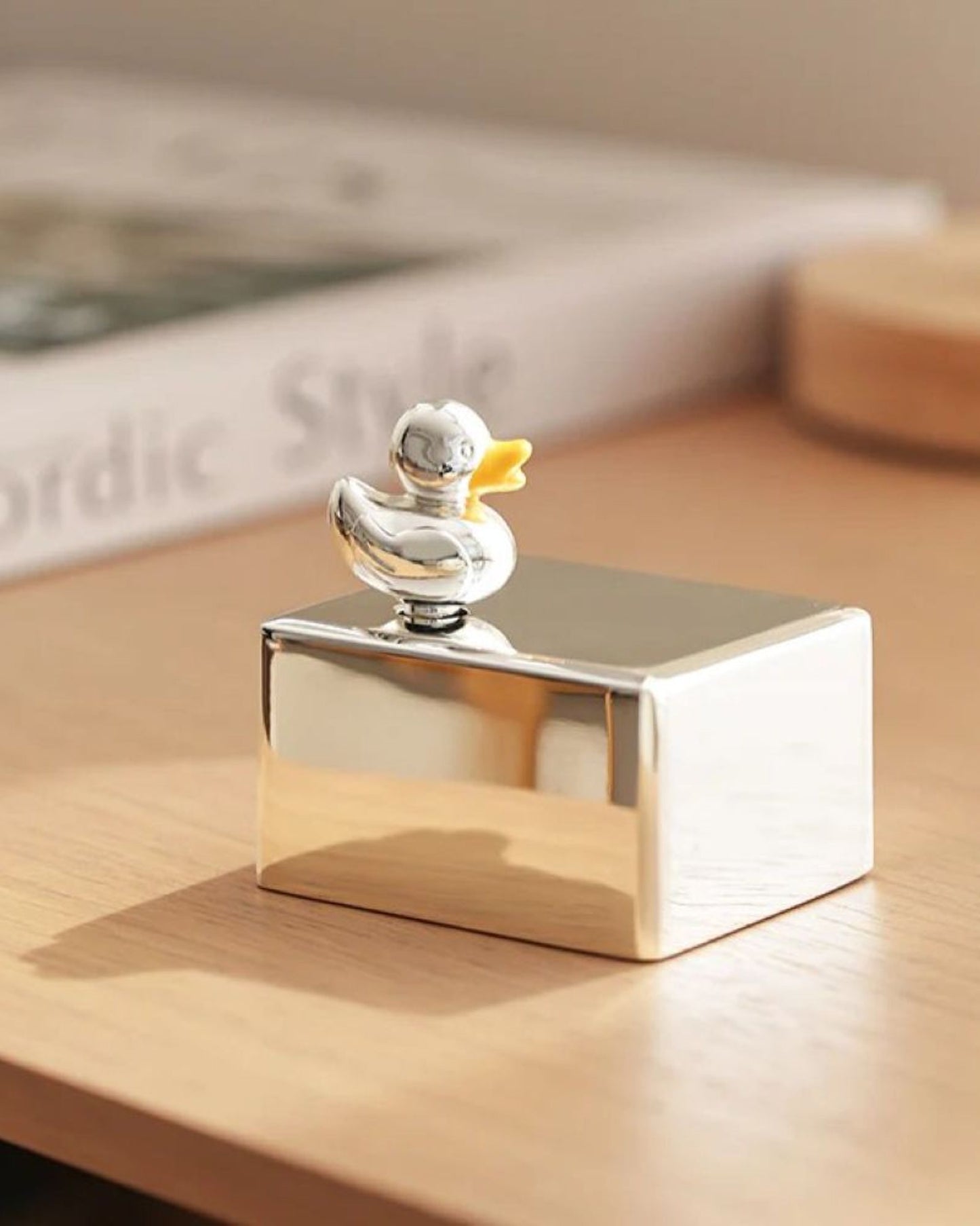 صندوق موسيقى وينكو داك، حركة موسيقية من ١٨ نغمة - E-056-00210