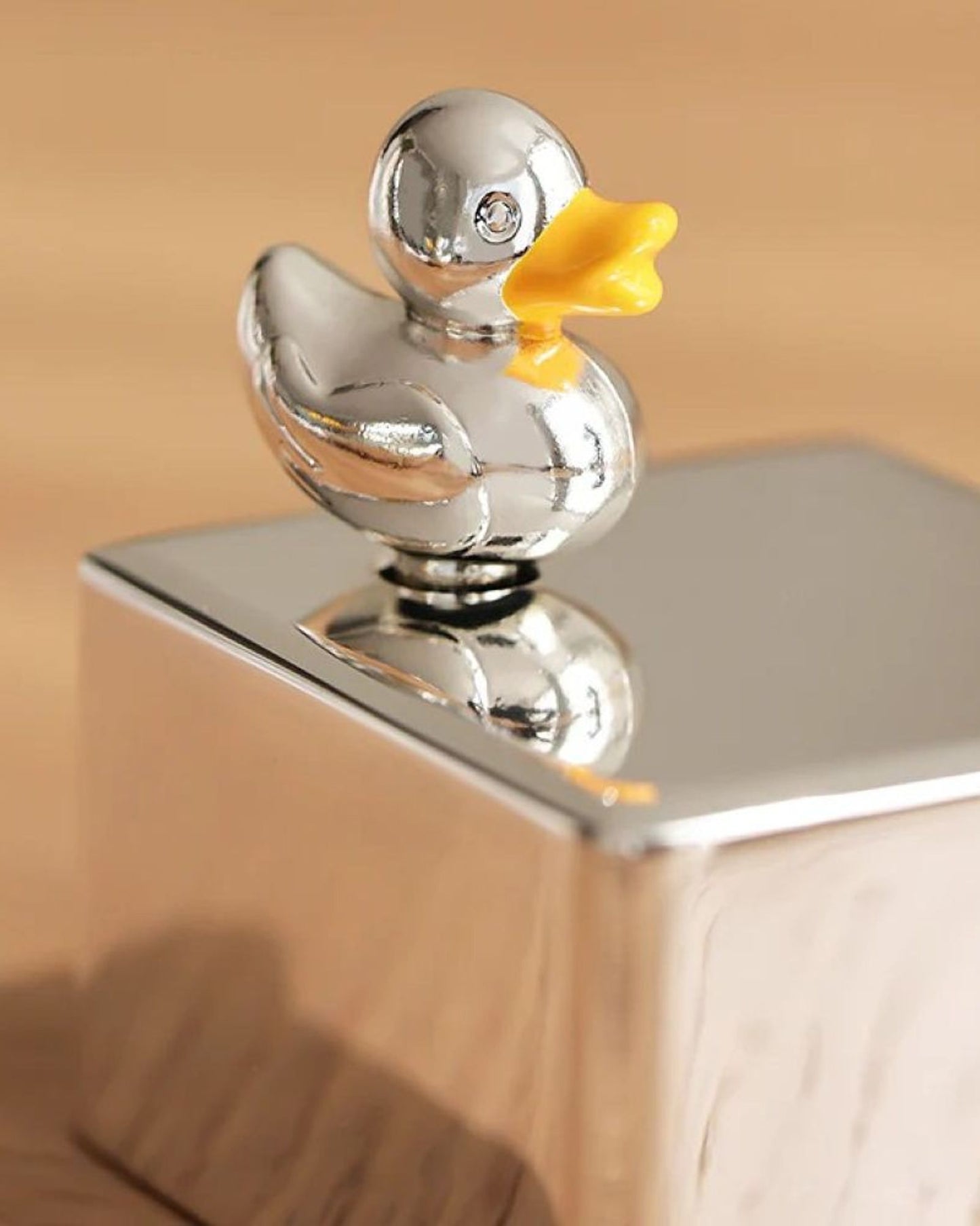 صندوق موسيقى وينكو داك، حركة موسيقية من ١٨ نغمة - E-056-00210