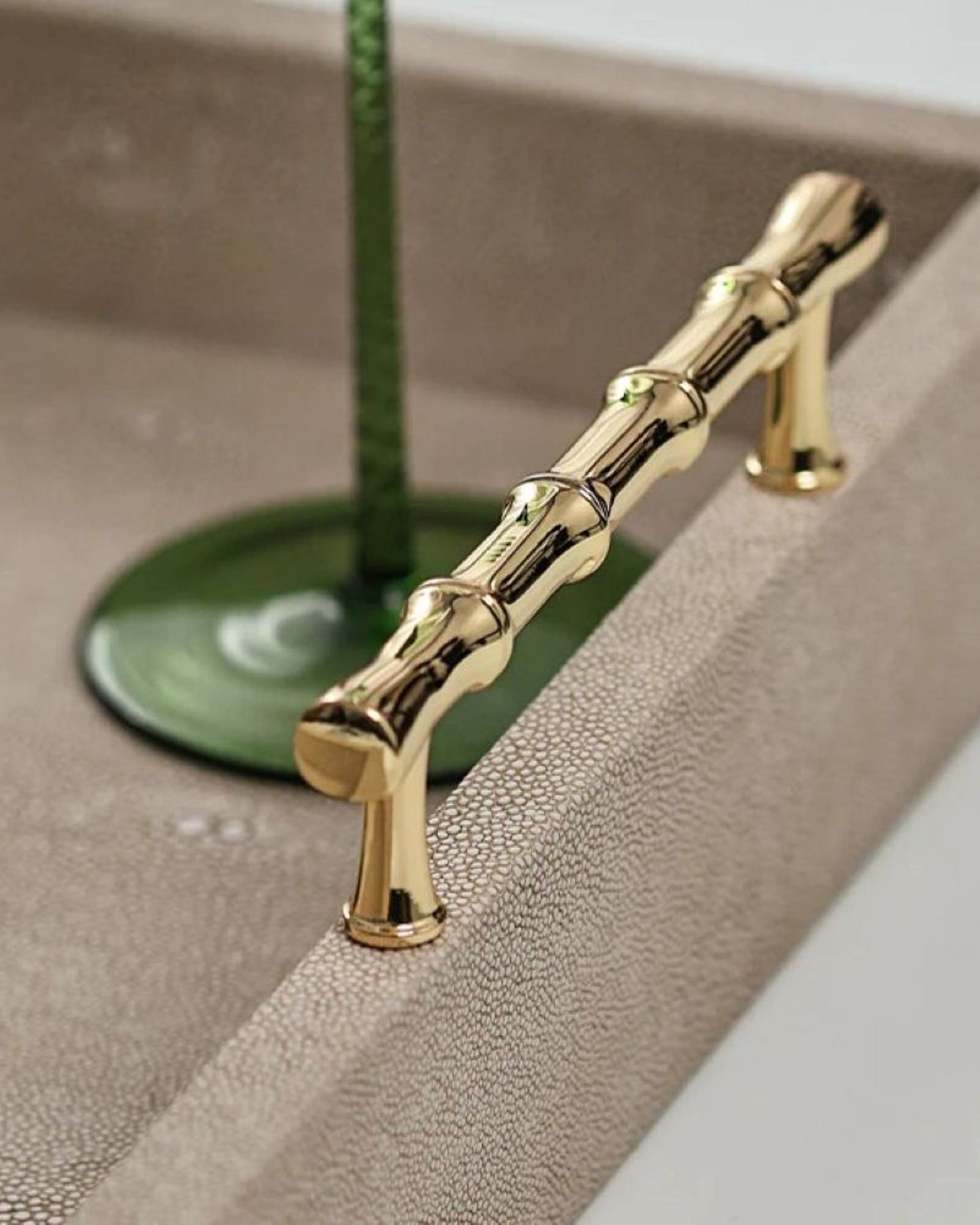 صينية وينكو شاغرين بيج بمقبض من الخيزران 40.5×30.3 سم - T-096-1094T-X40