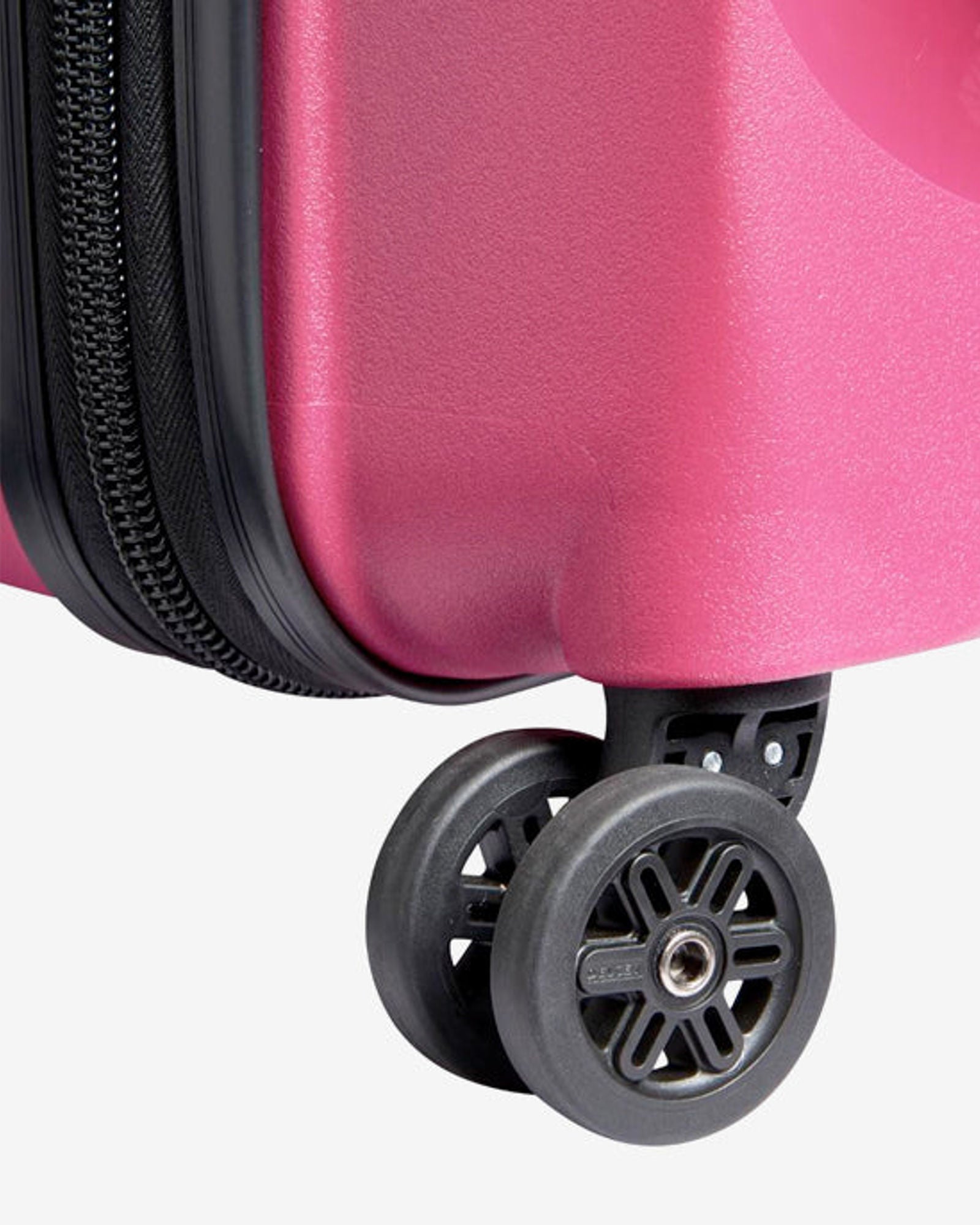 مجموعة حقائب ديلسي باريس بلمونت بلس غير القابلة للتوسيع، مكونة من 3 قطع + حقيبة ظهر مريحة مجانية