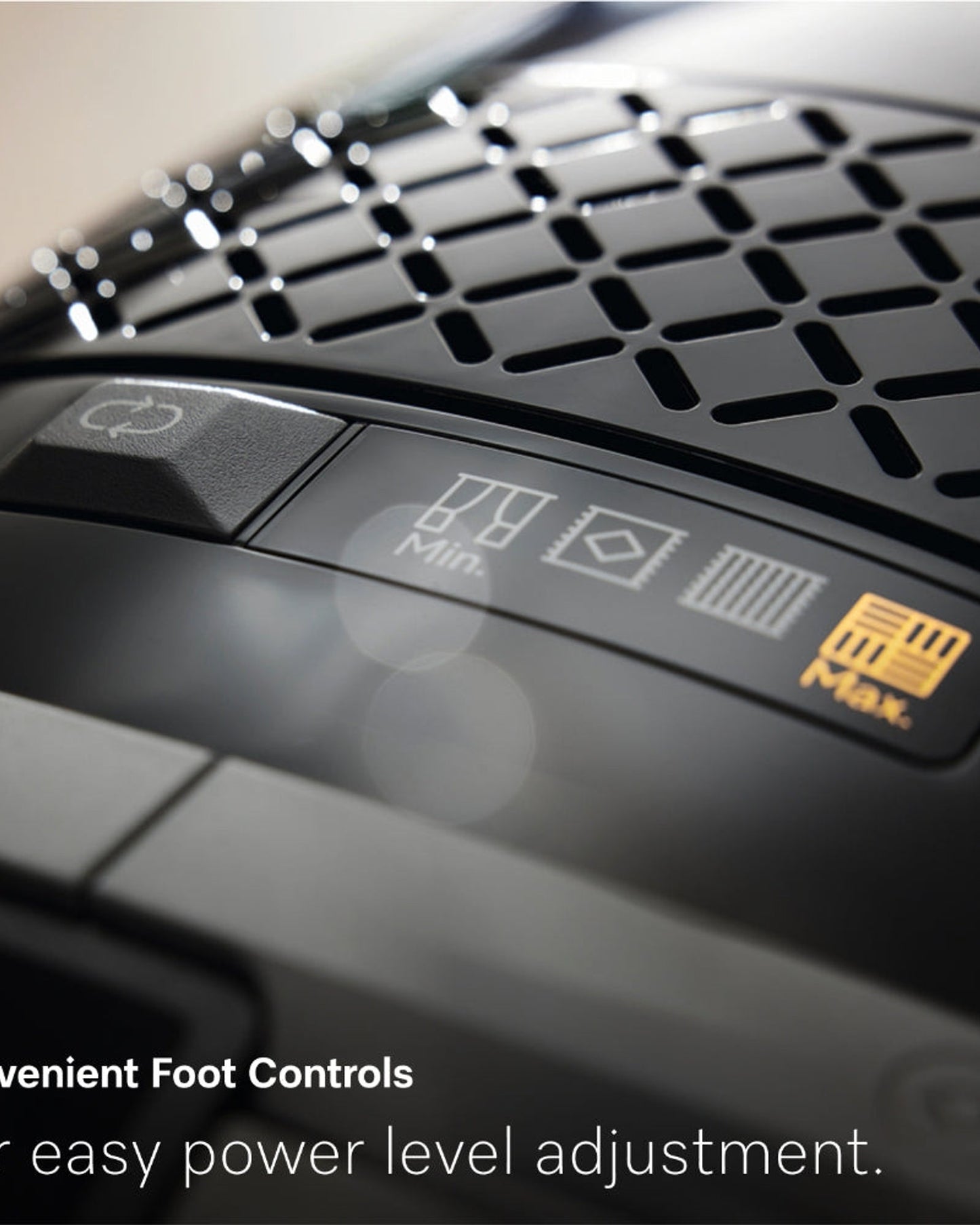 مكنسة كهربائية أسطوانية من ميلي، طراز Guard M1 Flex، مزودة بكيس وفلتر لتنقية الهواء، مع رأس تنظيف أرضي شامل من نوع AllTeQ وأداة مرنة للشقوق، وشاشة عرض LED، باللون الأزرق الشمالي