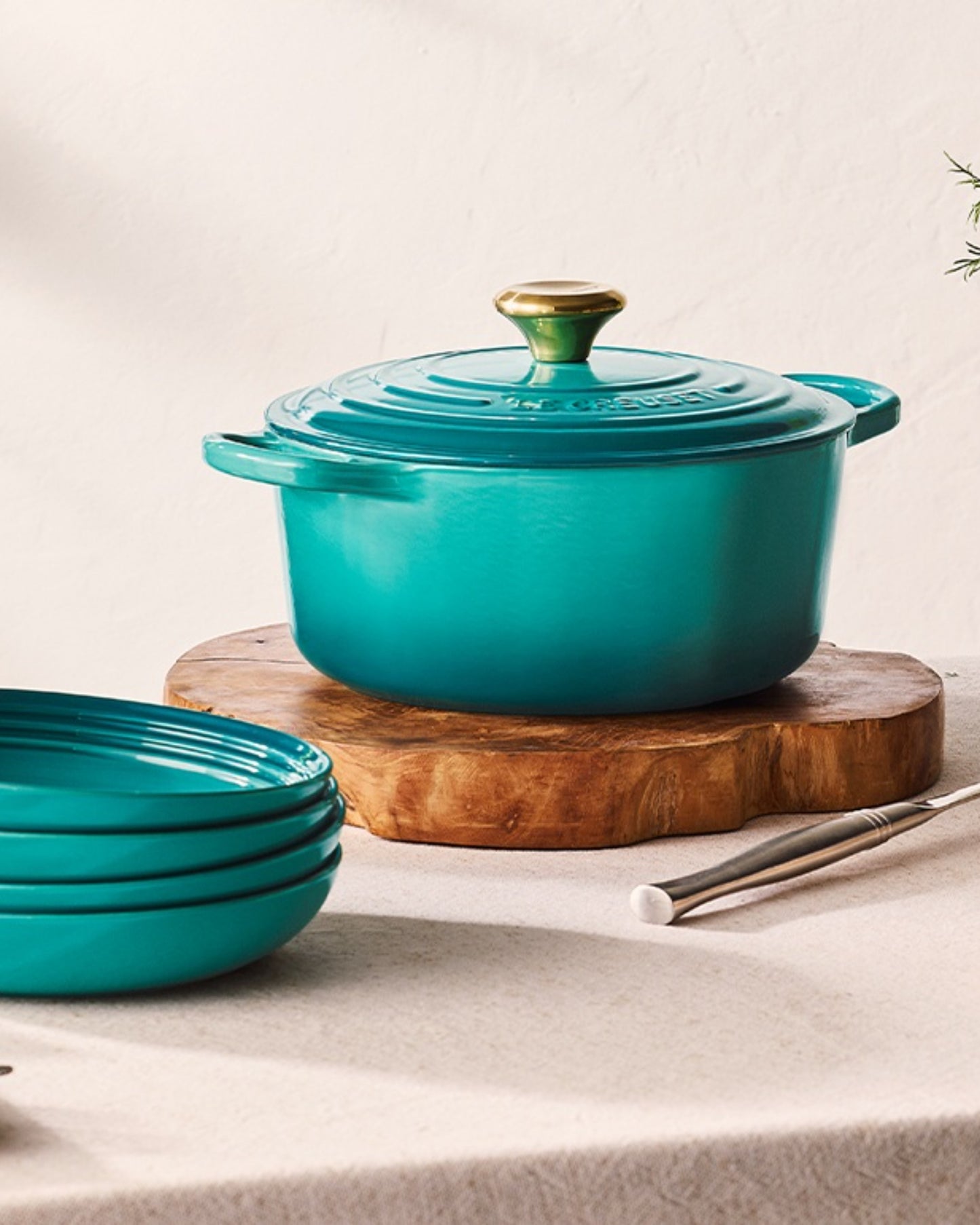 Le Creuset Bleu Riviera L.Gold Knob Signature Round Casserole/Oven 26Cm 5.3L