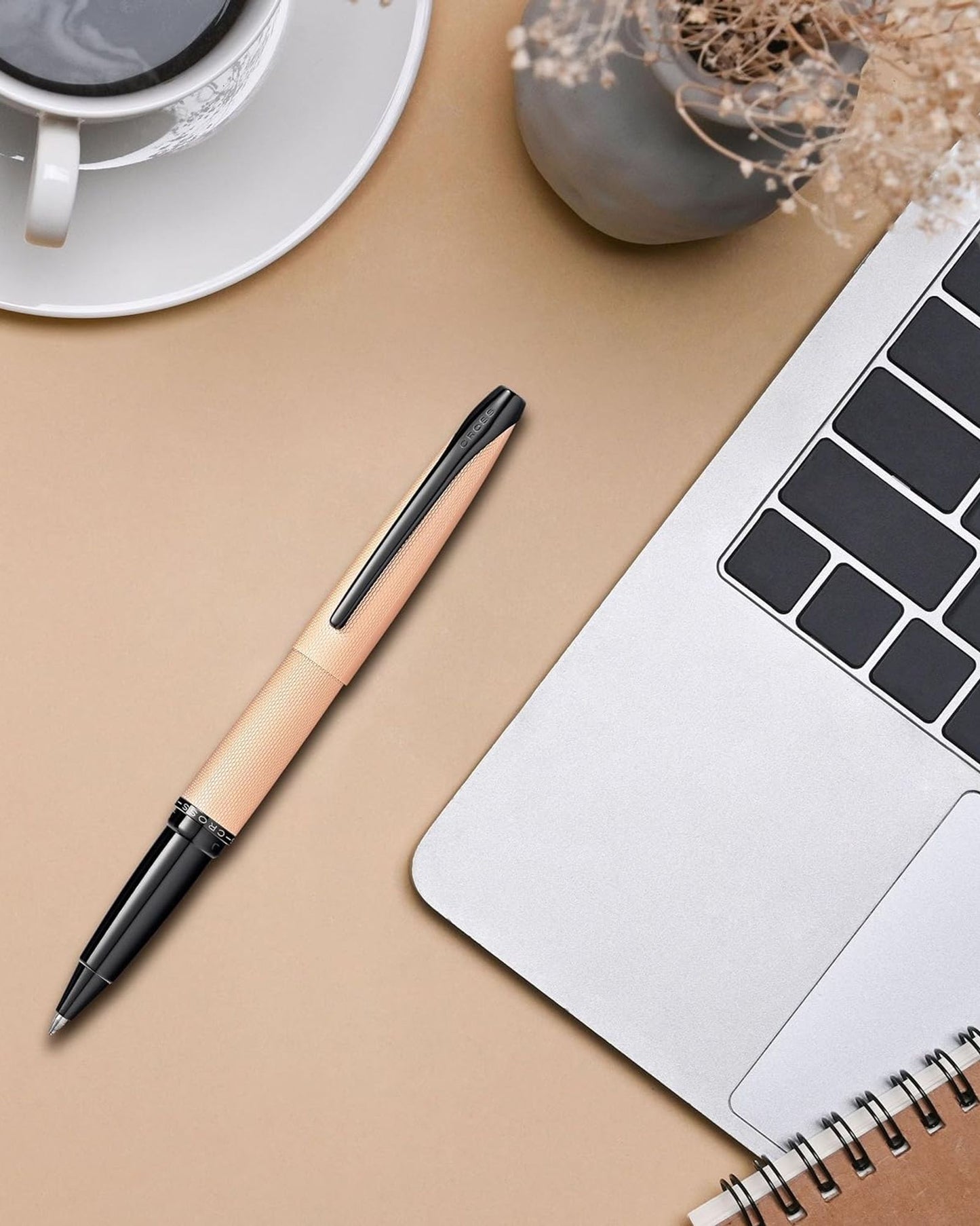 قلم حبر جاف Cross Atx® مطلي بالذهب الوردي المصقول مع نقش آلي بنمط ماسي مع طلاء Pvd أسود مصقول من Appointments Selectip® - 885-42