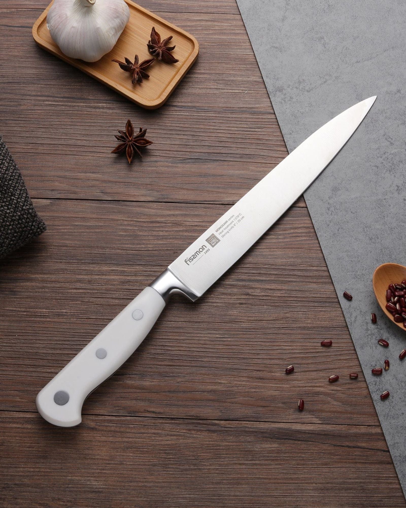 سكين تقطيع فيسمان 8 بوصة من الفولاذ المقاوم للصدأ مع طلاء غير لاصق أبيض/فضي