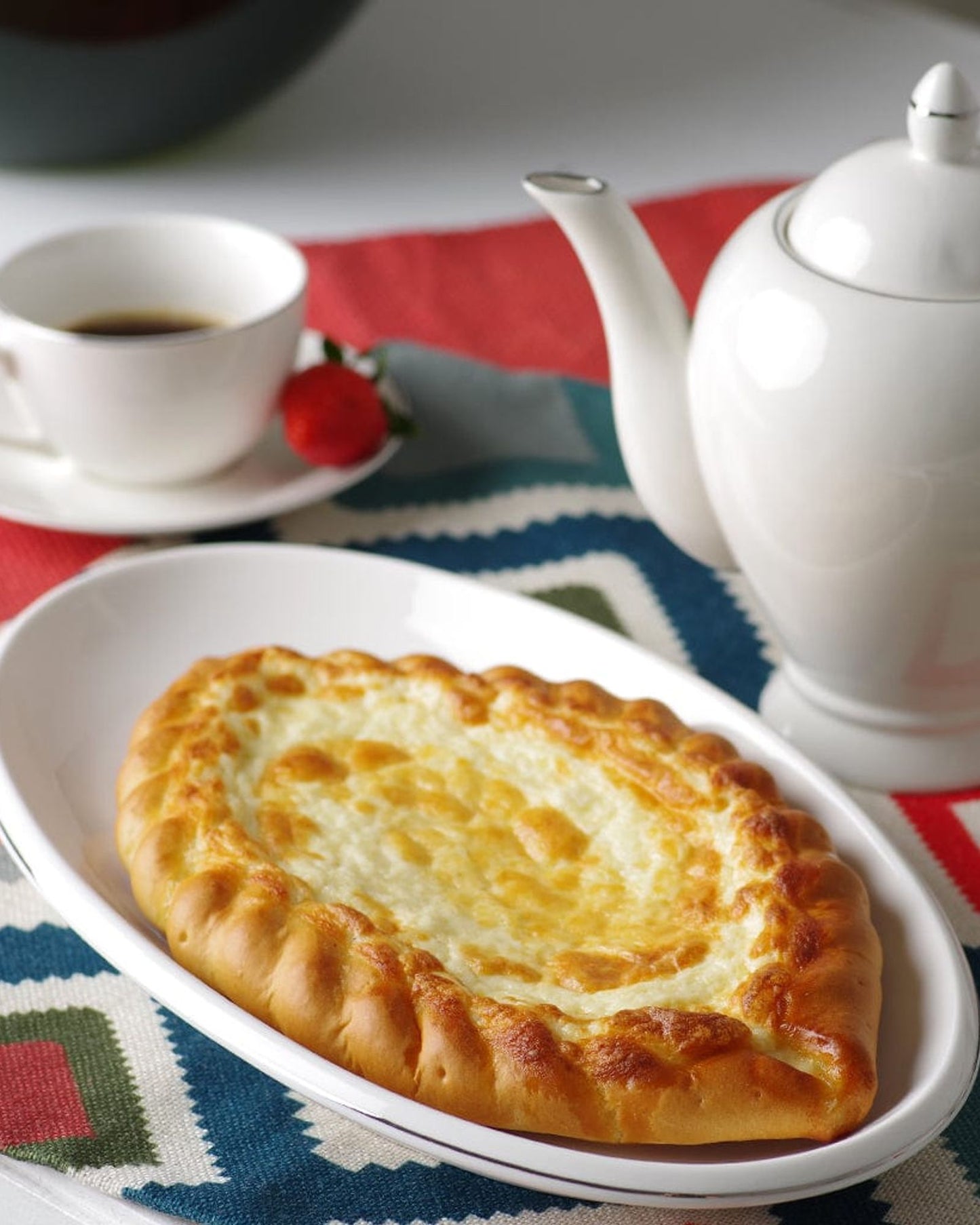 طبق فيسمان بيضاوي من بورسلين ألكسا الأبيض 35 سم