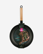 مقلاة فيسمان سيجرين سيريز ٢٨×٥٫٥ سم، مصنوعة من حديد الزهر خفيف الوزن ومطلية بالمينا