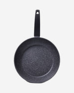 مقلاة فيسمان سيدني ستون سيريز من الألومنيوم بطلاء غير لاصق احترافي بلاتيني مع قاعدة حثية سوداء 28×5.7 سم