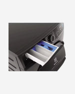 غسالة ومجفف ملابس من إلكترولوكس سعة 9 كجم/6 كجم