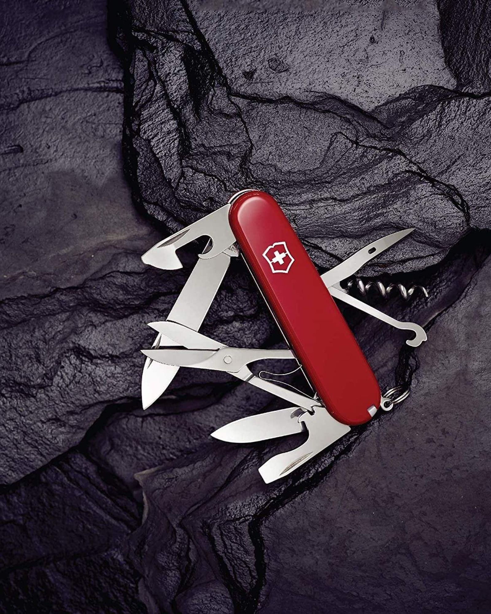 ساعة فيكتورينوكس سويس آرمي كلايمبر 91 مم حمراء مزودة بـ 14 وظيفة - 1.3703/B1