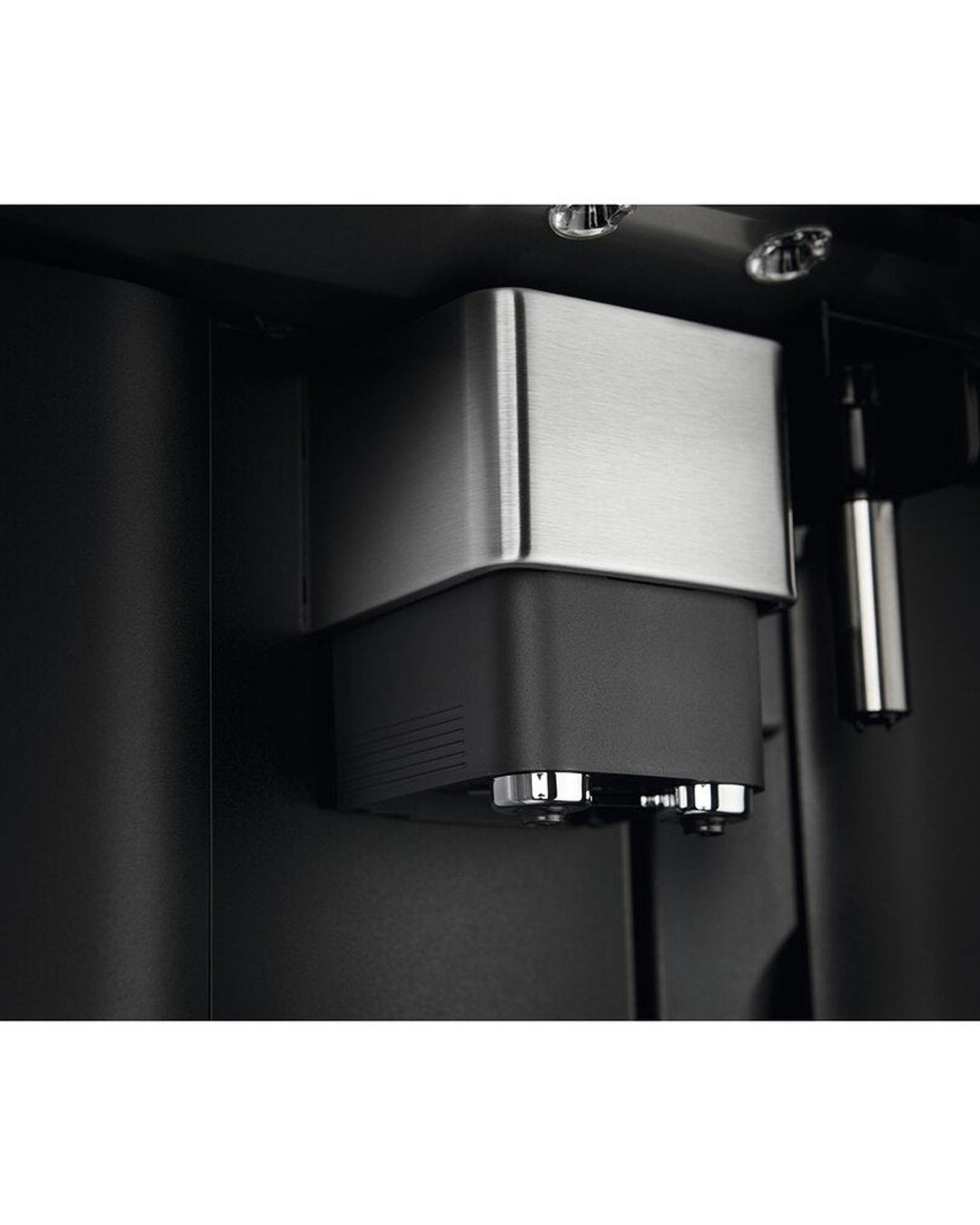 ماكينة قهوة مدمجة من إلكترولوكس سعة 2.5 لتر