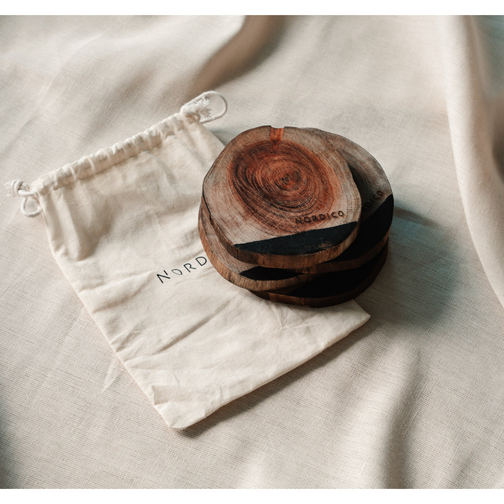 مجموعة قواعد أكواب خشبية من نورديكو - 4 قطع