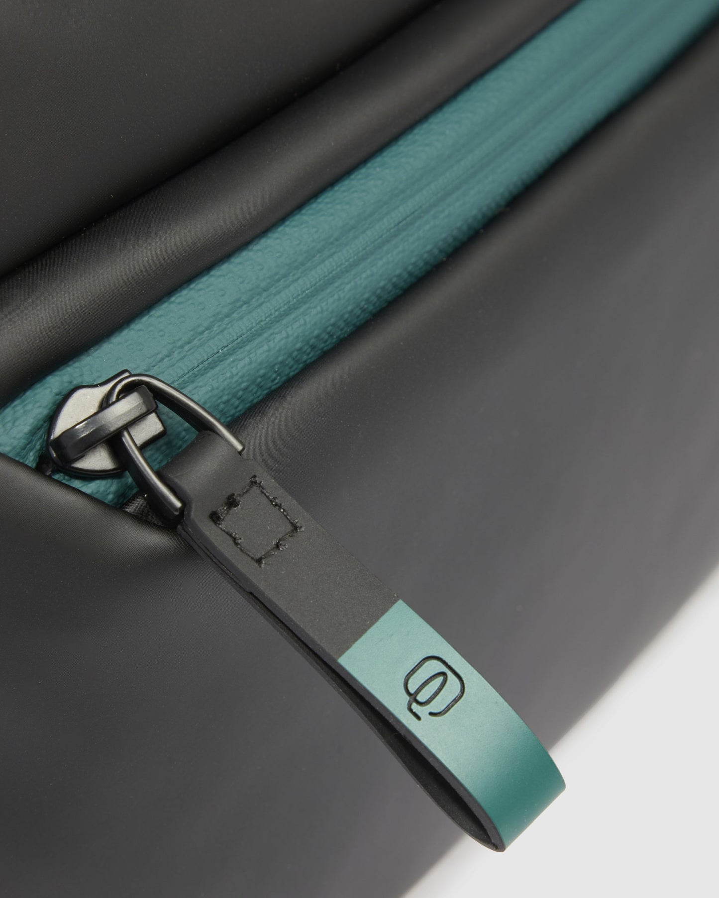 حقيبة يد Piquadro iPad Mini المقاومة للماء