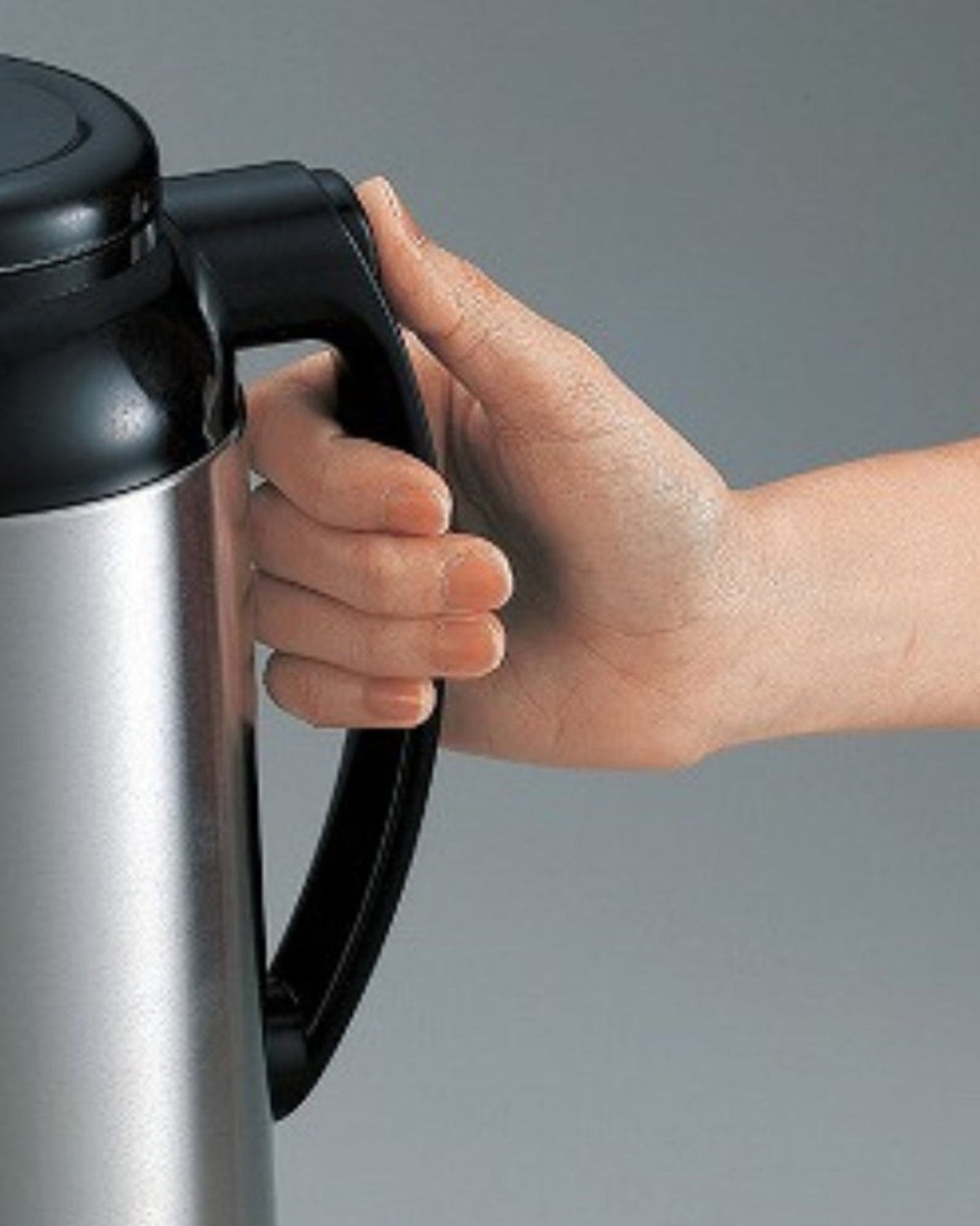 قدر زوجيروشي هاندي بوت سعة 1.85 لتر مصنوع من الفولاذ المقاوم للصدأ.