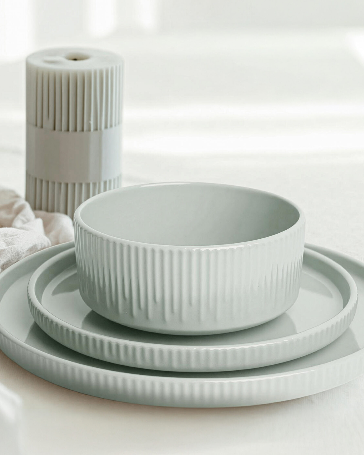 Shallow Harper Stoneware 12-Piece Dinner Set, Green, 4 Dinner Plates 10.5", 4 Side Plates 7.5" & 4 Deep Bowls 5.5"