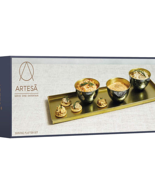 طبق تقديم فني بثلاثة أوعية نحاسية